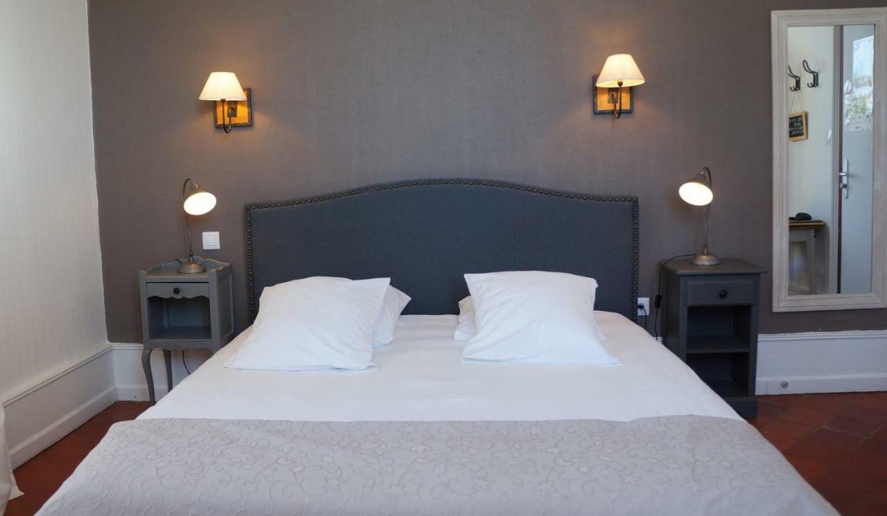 Hotel Savel Ruoms Buitenkant foto
